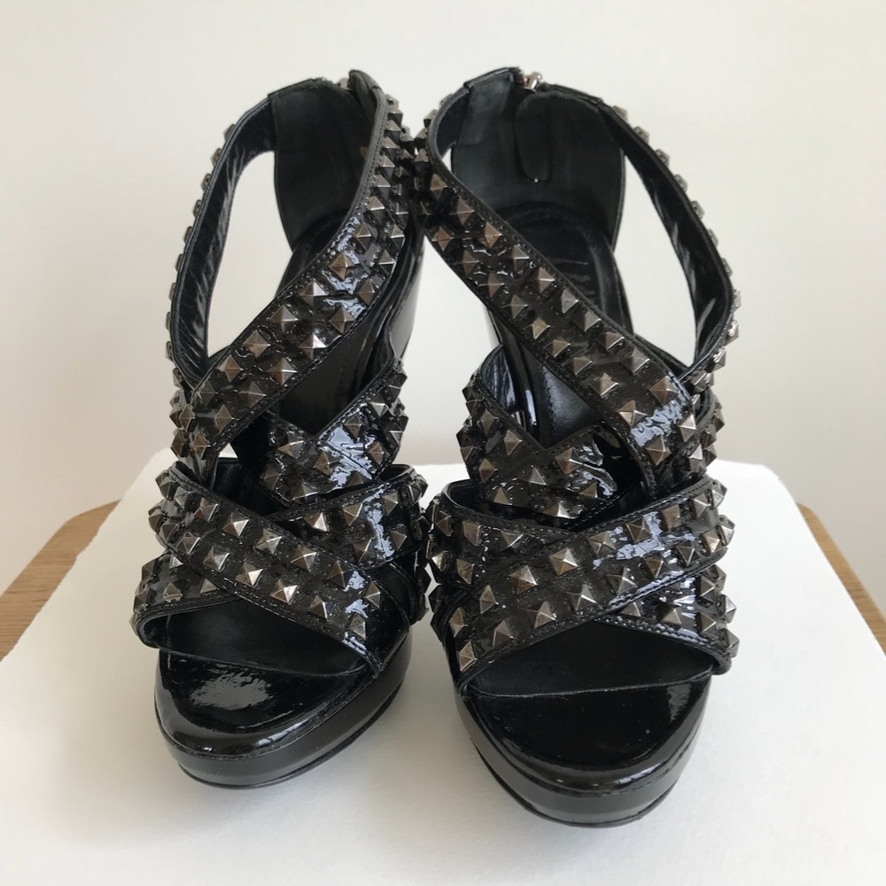 Sexy heels by Burberry